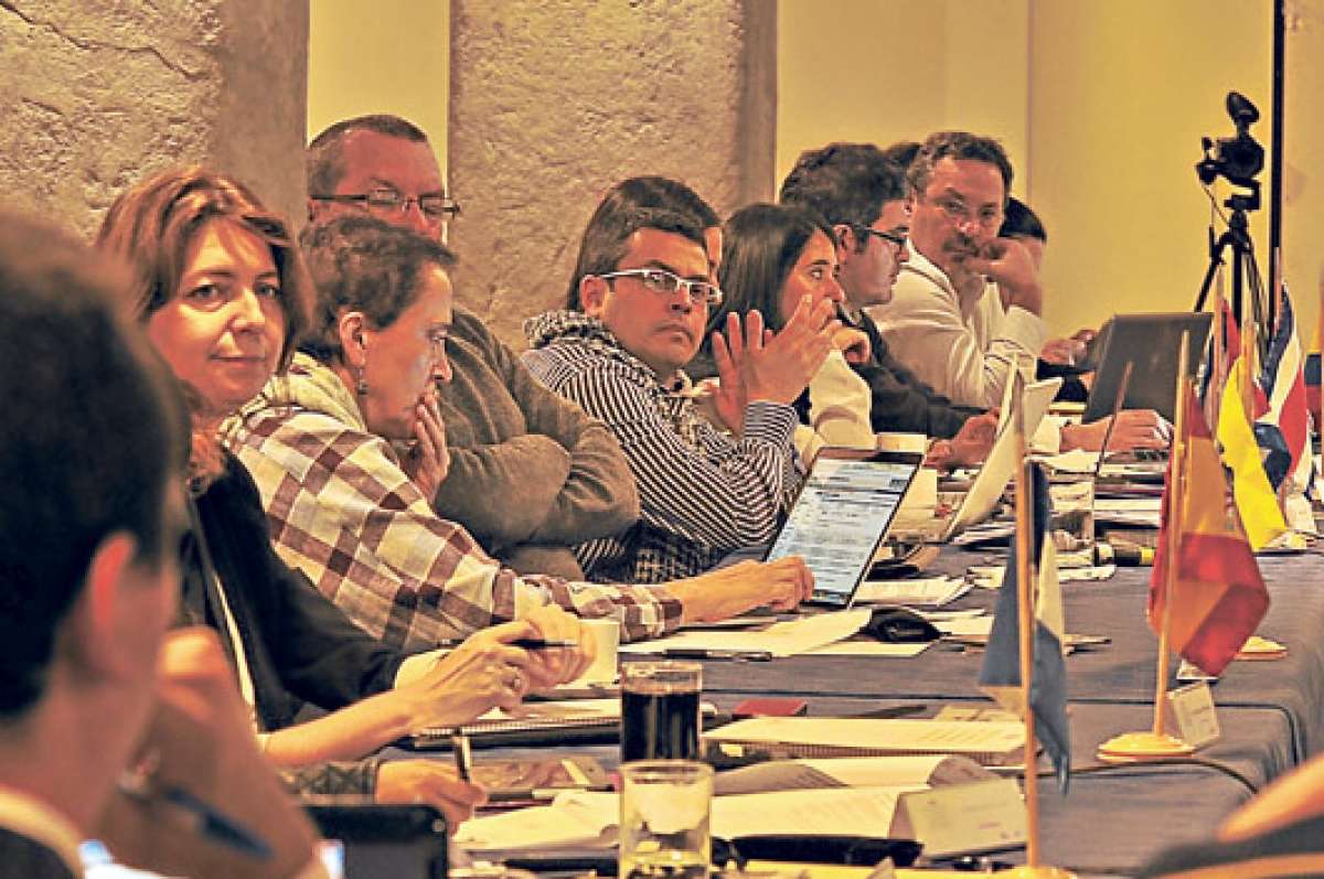 39 autoridades de 21 pa&iacute;ses y entidades cinematogr&aacute;ficas de la regi&oacute;n participan en el encuentro que se desarrolla desde el lunes en Cuenca. Foto: Jos&eacute; Luis LLivisaca / El Tel&eacute;grafo