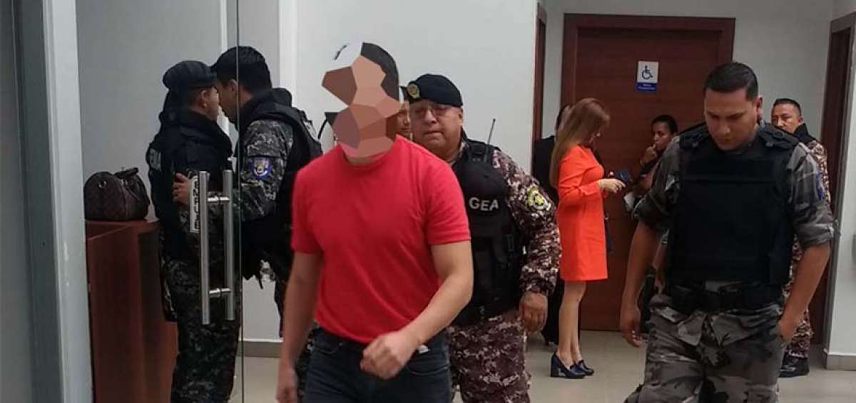 Jos&eacute; Iv&aacute;n E. M. durante su comparecencia a la audiencia de juicio por lavado de activos, que se desarroll&oacute; en el complejo judicial de Dur&aacute;n.