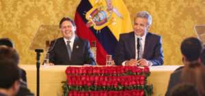 El exministro de Turismo Enrique Ponce de Le&oacute;n, junto con el presidente Len&iacute;n Moreno.