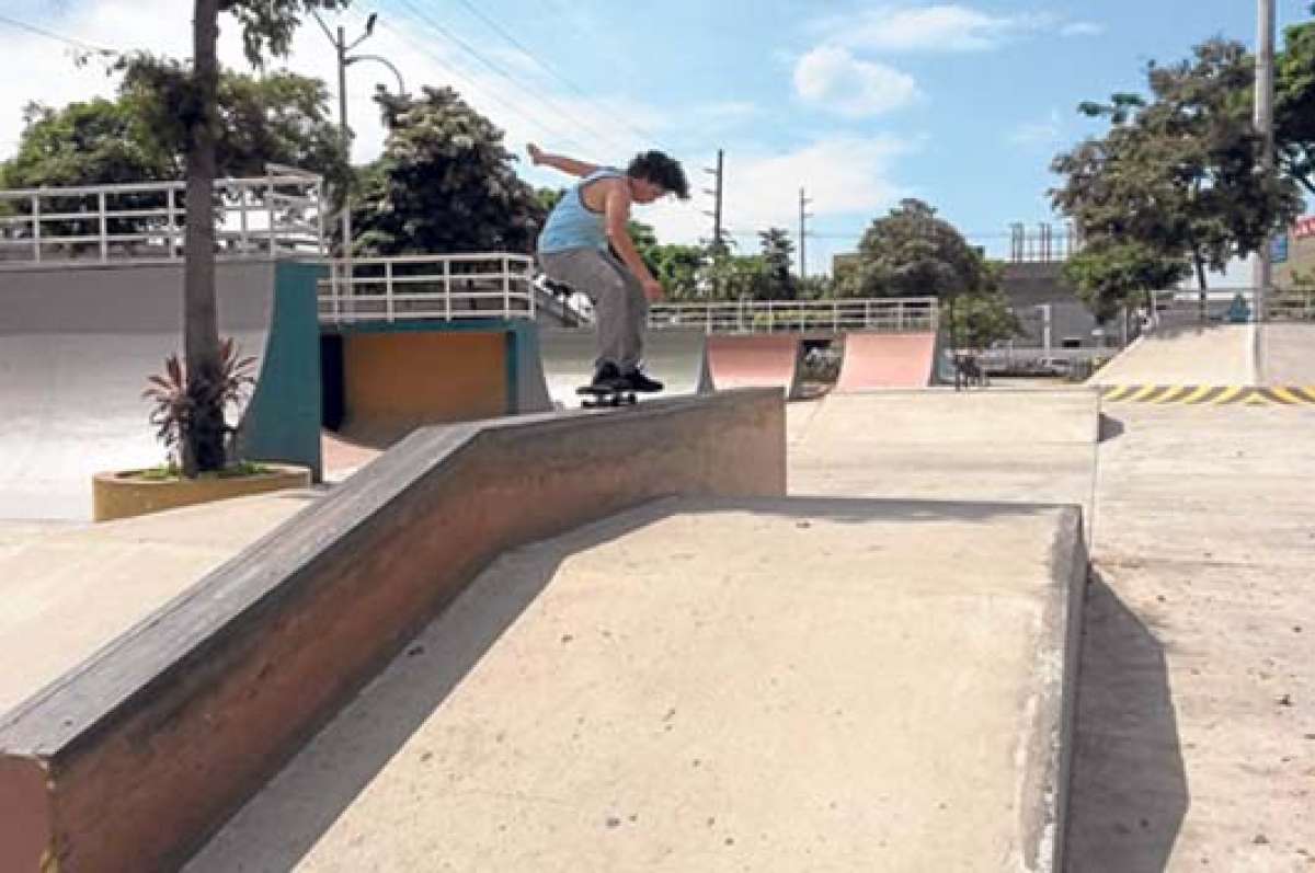 El skateboarding cautiva a los j&oacute;venes de la urbe  