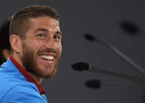 Ramos, baja en Espa&ntilde;a por lesi&oacute;n, es sustituido por Marc Bartra