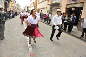 M&uacute;sica, desfiles y actos c&iacute;vicos para festejar a Cuenca (Galer&iacute;a)