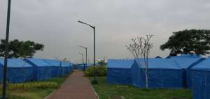 En el parque Samanes se levanta lo que ser&aacute; la ciudad JamCam, espacio donde se instalar&aacute;n las aldeas.