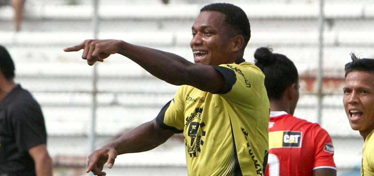 Emelec oficializa la contrataci&oacute;n de Romario Caicedo