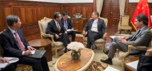 Presidente Correa recibi&oacute; al Canciller Chino