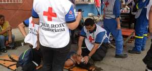  Miembros de la Cruz Roja estar&aacute;n ubicados en carpas para atenci&oacute;n urgente en los recorridos de las procesiones m&aacute;s concurridas.
