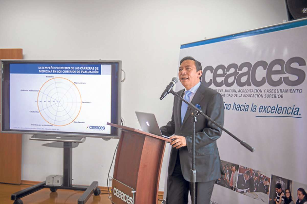 El titular del Ceaaces, Francisco Cadena, aclar&oacute; que no se trata de establecer un ranking entre las universidades, sino de mejorar la calidad acad&eacute;mica. Foto: Daniel Miolineros / El Tel&eacute;grafo