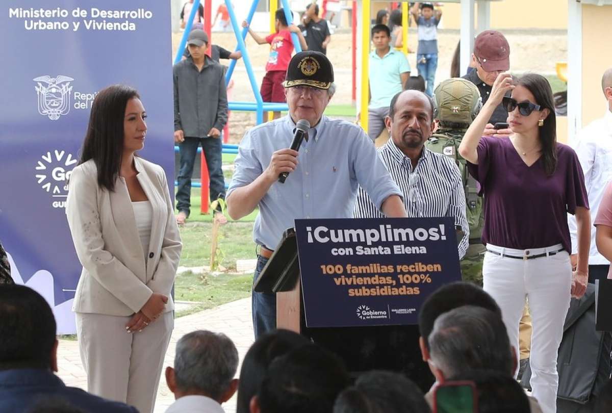 Gobierno Nacional entregó 100 viviendas nuevas en Santa Elena