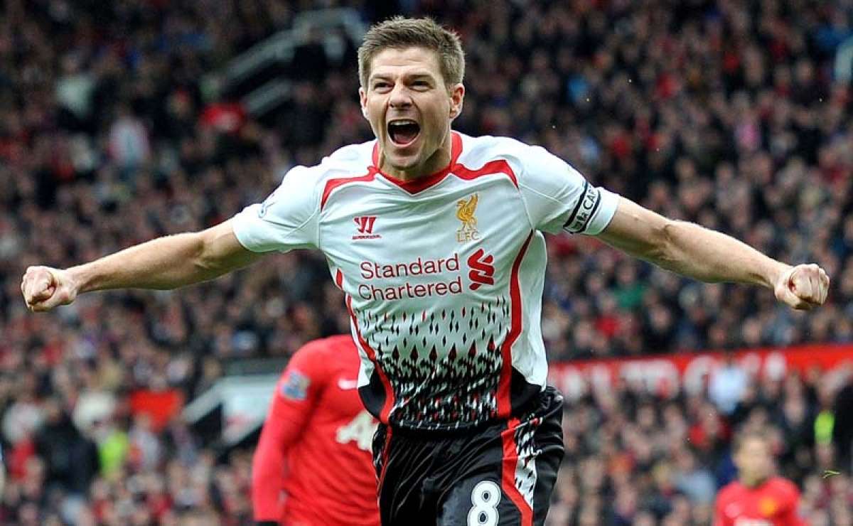 Steven Gerrard dio la primera gran noticia del 2015 tras anunciar que la pr&oacute;xima temporada cambiar&aacute; de club. Foto: AFP