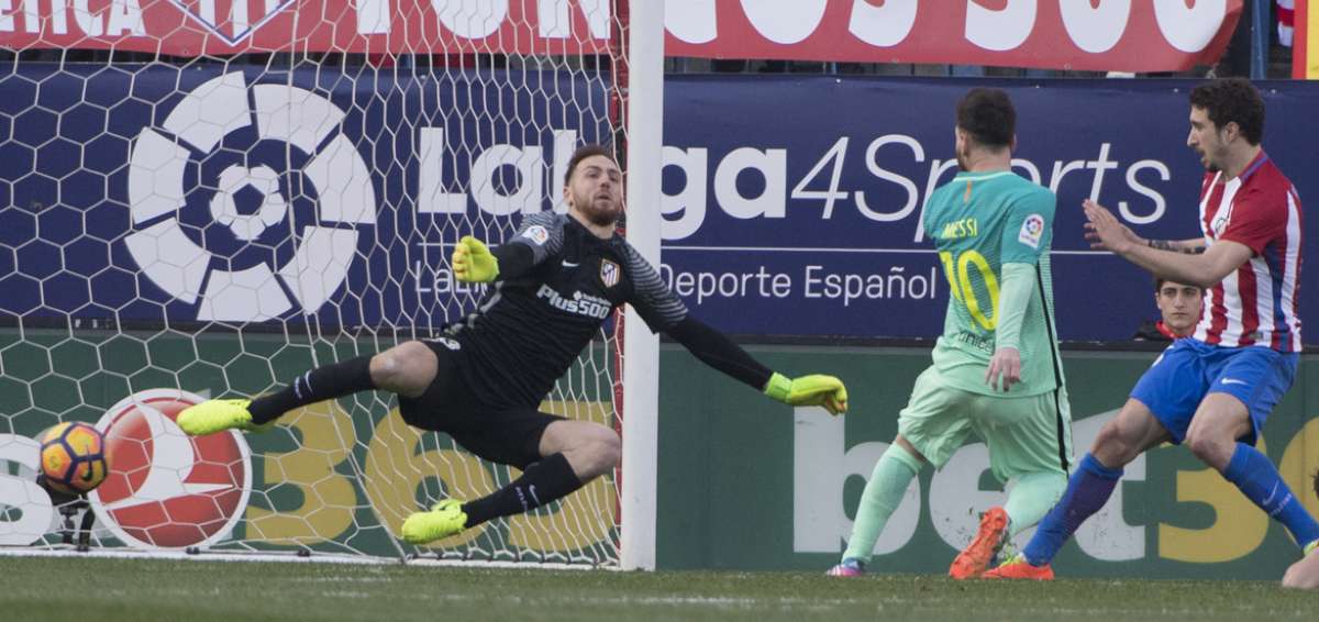 Barcelona est&aacute; a un punto del l&iacute;der
