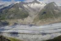 Ambientalistas alertan sobre el deshielo de los glaciares en Suiza.