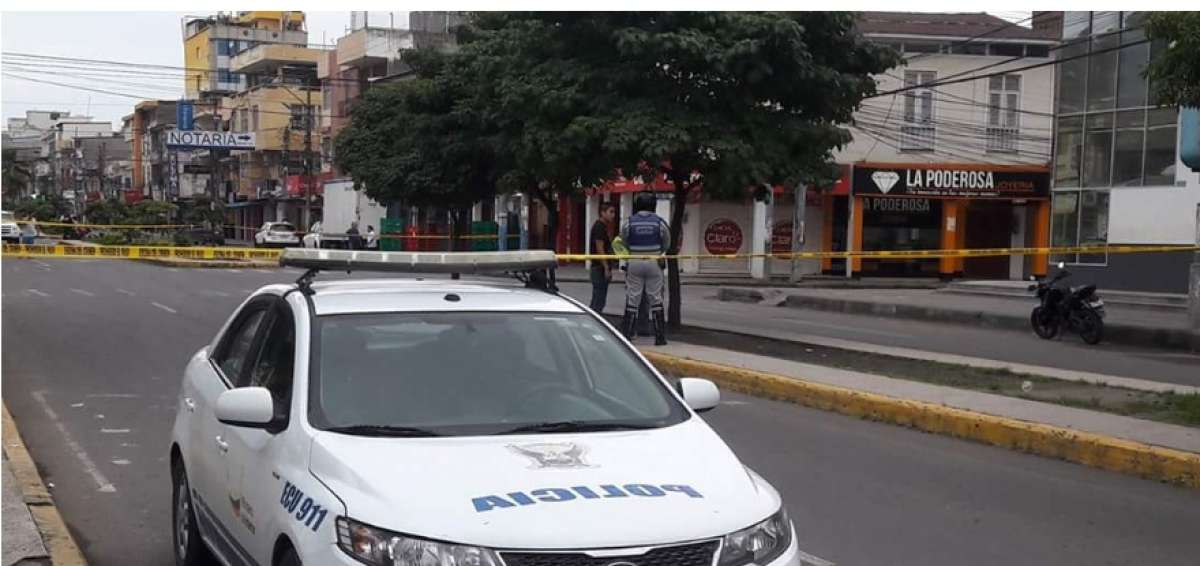 La Polic&iacute;a acordon&oacute; la zona para tomar el procedimiento del caso.
