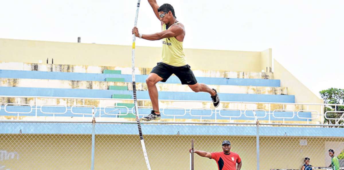 El saltador Jos&eacute; Pacho, campe&oacute;n iberoamericano, quedar&iacute;a excluido de intervenir en el torneo de Toronto. Foto: Cortes&iacute;a
