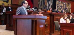 El fiscal general de la Naci&oacute;n (e), Pa&uacute;l P&eacute;rez, durante su comparecencia en el Pleno.