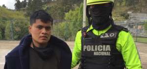 Polic&iacute;as recuperan a una persona extraviada en Cuenca