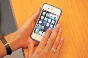 El 75% de la poblaci&oacute;n mundial posee actualmente un tel&eacute;fono celular. Foto: Tomado de sitio web mujeres TIC