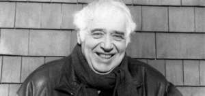 El controversial cr&iacute;tico consider&oacute; genios creativos a cuatro escritores latinoamericanos: Carpentier, Borges, Paz y Neruda.