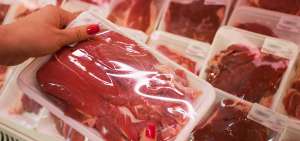 La carne roja procesada o sin procesar es uno de los alimentos que m&aacute;s contamina el medio ambiente. Su consumo desbalanceado es da&ntilde;ino. 