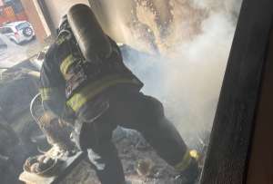 Bomberos controlaron un incendio en el norte de Quito