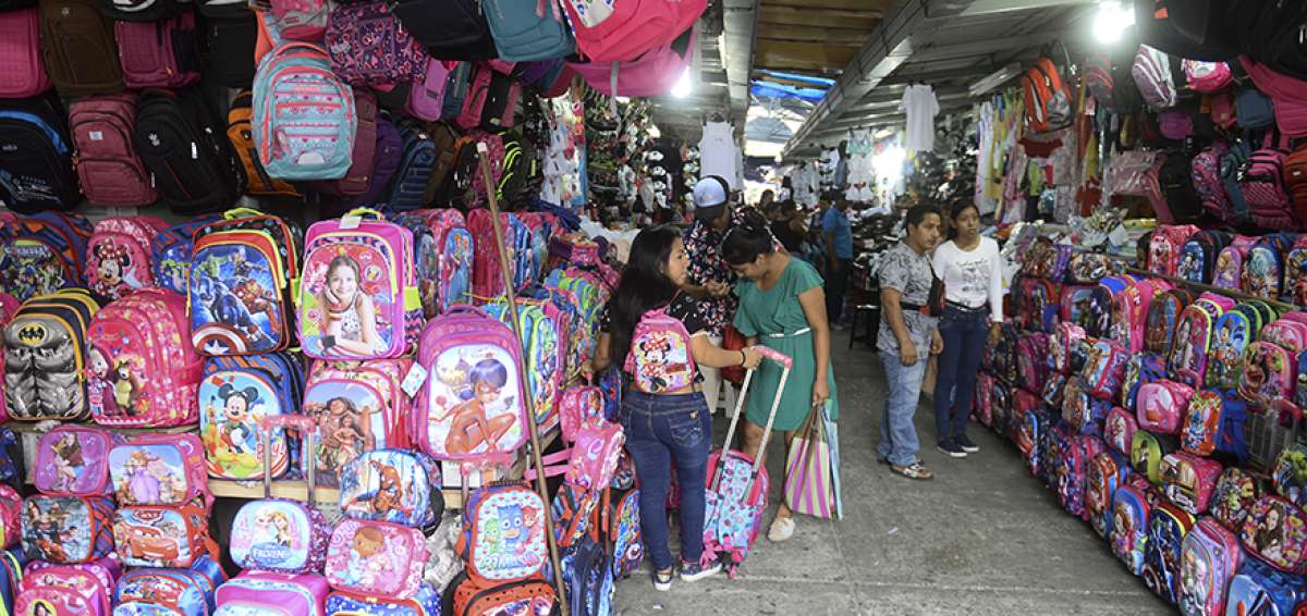 Los &uacute;tiles se toman las perchas en la costa