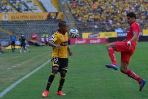 Olmedo se lleva un empate del Monumental