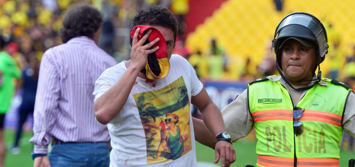 El 5 de febrero, 41 personas resultaron heridas en el estadio Monumental por disturbios de la barra Sur Oscura.