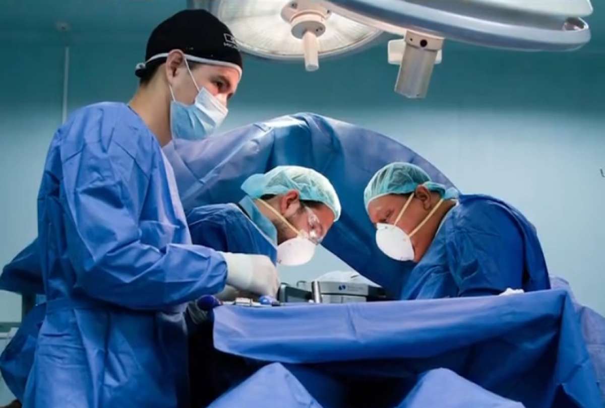El IESS anuncia la construcción de un nuevo hospital Teodoro Maldonado Carbo.