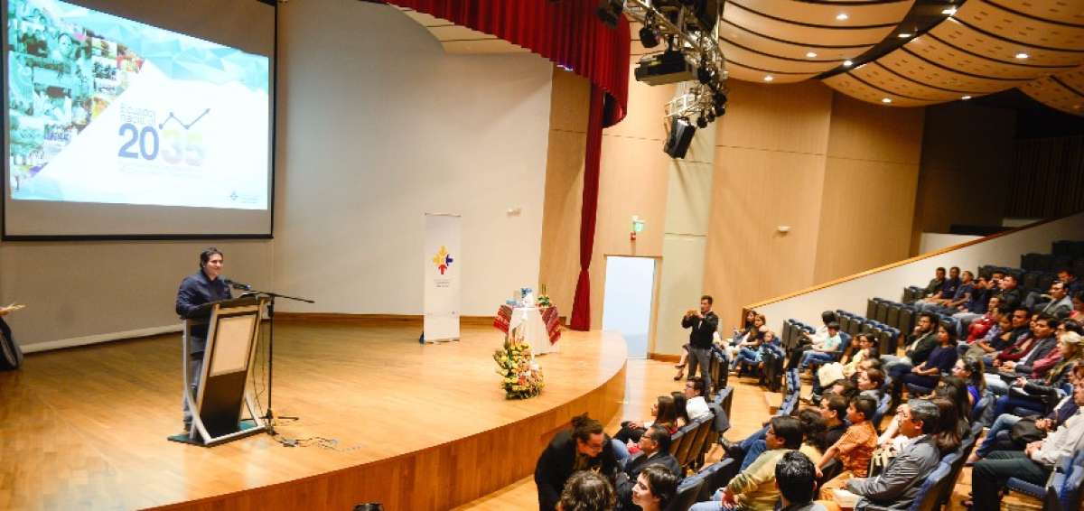 Ecuador tiene agenda educativa y tecnol&oacute;gica hacia 2035