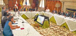 Los representantes del cuarteto de la Celac se reunieron con los ministros del &aacute;rea social de Ecuador. El ausente fue el canciller de Bahamas. Foto: Daniel Molineros/ El Tel&eacute;grafo