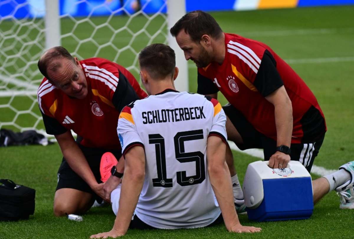 Nico Schlotterbeck se pierde el resto del Mundial.