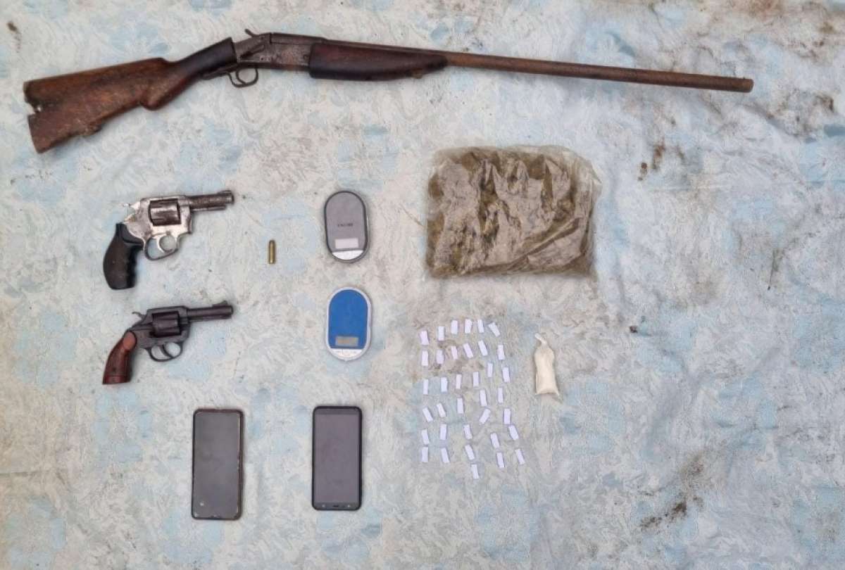 Policía detuvo a un sujeto que tenía armas de fuego en Santo Domingo