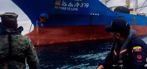 Barco chino lleg&oacute; a Manta para labores de abastecimiento