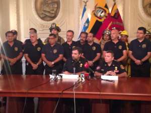 El l&iacute;der del Cuerpo de Bomberos de Guayaquil brind&oacute; una rueda de prensa en la estaci&oacute;n de la avenida 9 de Octubre. FOTO: H&eacute;ctor Marcillo/El Tel&eacute;grafo