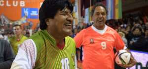 Evo Morales tiene planeado asistir al partido Per&uacute;-Bolivia en Lima