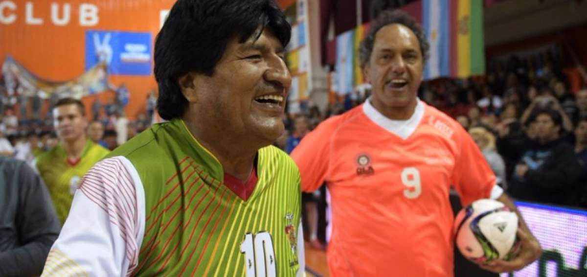 Evo Morales tiene planeado asistir al partido Per&uacute;-Bolivia en Lima