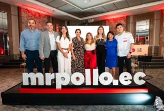 El equipo de Pronaca en el lanzamiento de las redes sociales de Mr. Pollo