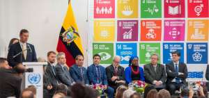 Arnaud Peral (i), coordinador de la ONU en Ecuador, hizo un llamado a los pol&iacute;ticos para que trabajen con base a los objetivos de la agenda 2030.