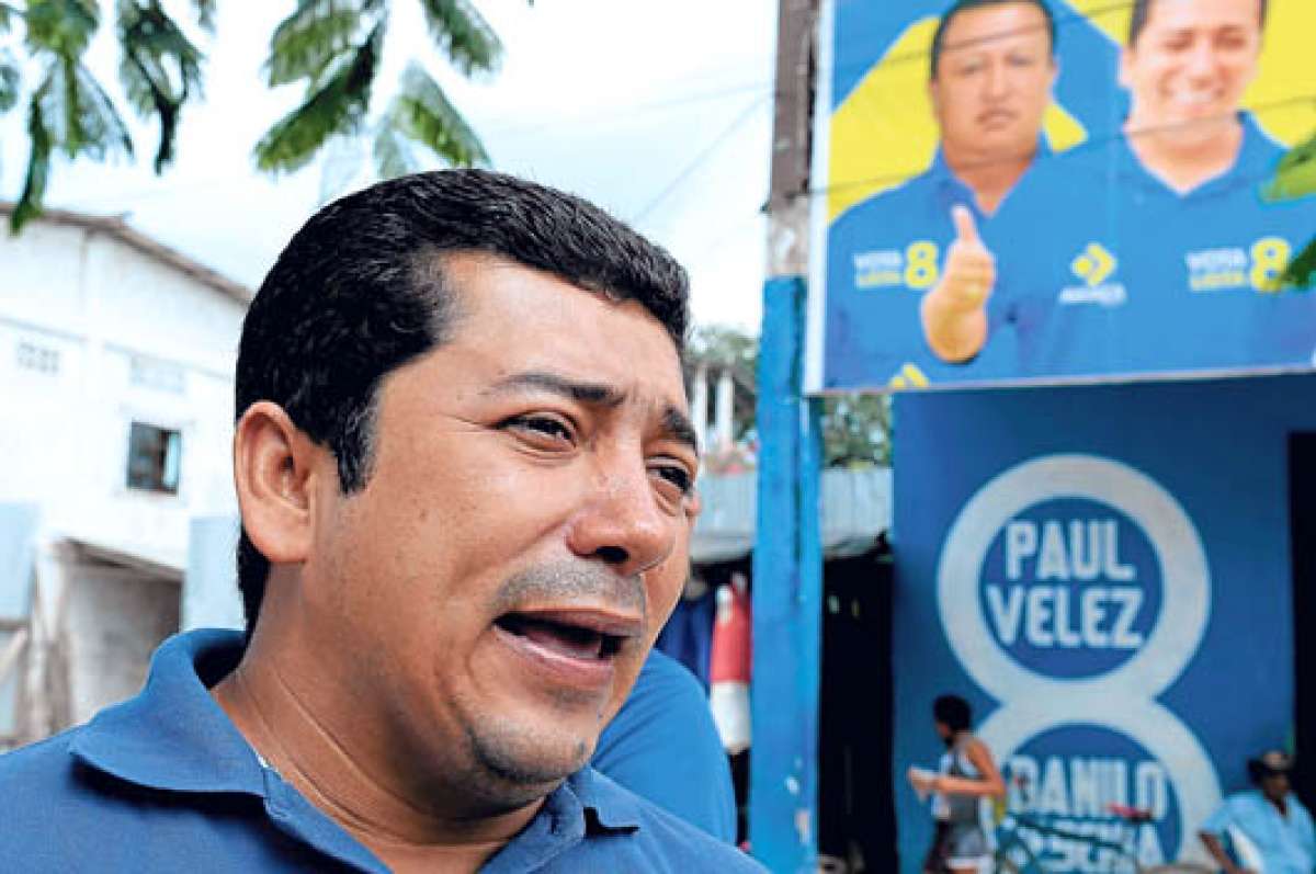 El alcalde saliente de Muisne, Pa&uacute;l V&eacute;lez, busc&oacute; la reelecci&oacute;n con Avanza. La imagen corresponde al 23 de marzo pasado cuando votaba. Foto: Marco Salgado |  El Tel&eacute;grafo