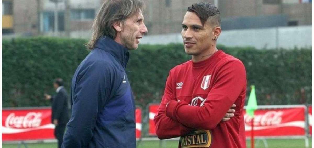 Gareca opt&oacute; por los j&oacute;venes futbolistas que hicieron un buen papel en la Copa Am&eacute;rica 2015; el &uacute;nico 'vieja guardia' que cit&oacute; fue Paolo Guerrero (d).