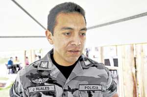 Los grupos &eacute;lites de la Polic&iacute;a capacitan a camaroneros