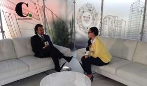 El funcionario concedi&oacute; varias entrevistas a medios de comunicaci&oacute;n colombianos. Foto: Senplades.