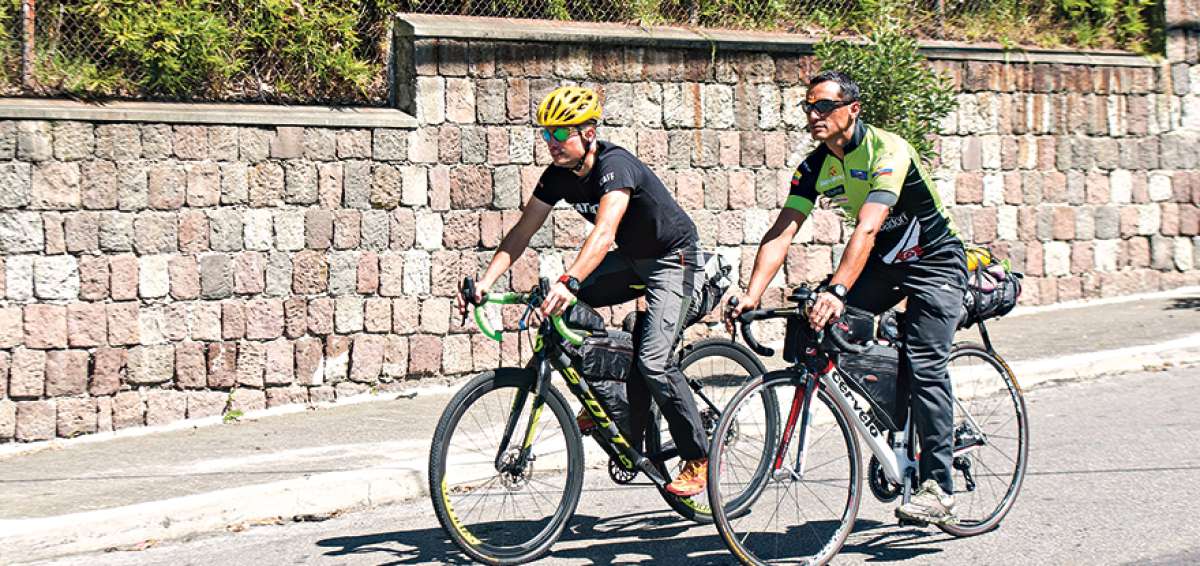 Los capitalinos Felipe Borja (izq.) y Mario Villegas recorrieron 3.450 kil&oacute;metros desde el pasado 1 de julio. 