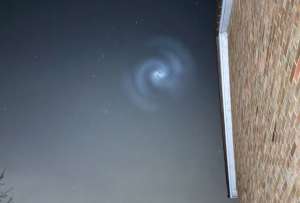 En varios países de Europa se avistó un espiral brillante en el cielo.