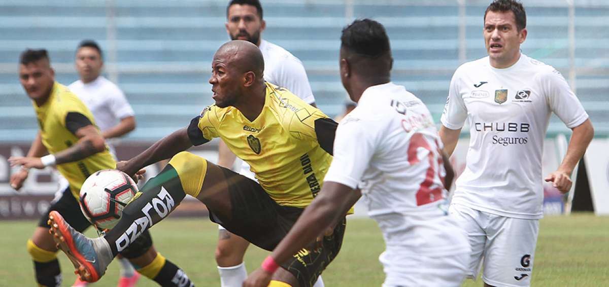 Fuerza Amarilla salva un empate en casa