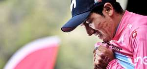 Richard Carapaz contin&uacute;a hoy martes 28 de mayo su defensa de la maglia rosa en el reinicio del Giro de Italia, tras el segundo d&iacute;a de descanso. El ecuatoriano conf&iacute;a en sus condiciones.