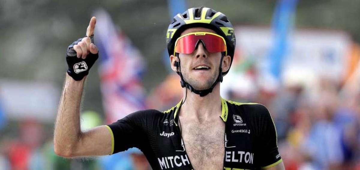 Simon Yates sorprende en la crono, Kwiatkowski mantiene el maillot amarillo