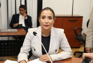 Yadira Bayas enfrenta un proceso administrativo en el CAL por presunta inasistencia en una reunión virtual.