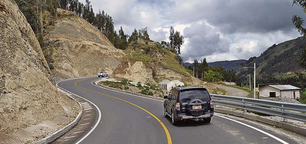 En marzo de 2016 se inauguraron nuevas v&iacute;as en la provincia de Chimborazo, que se construyeron con cr&eacute;ditos no reembolsables del BDE. 