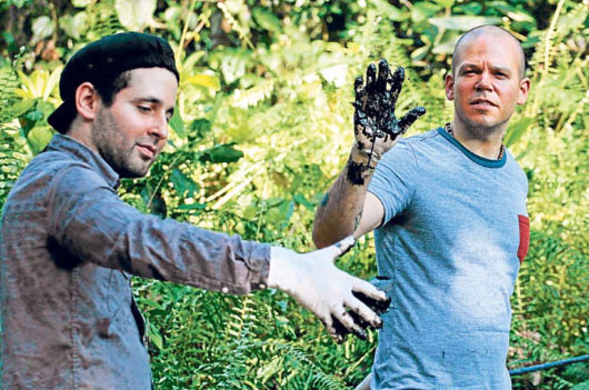 El grupo Calle 13 estuvo la semana anterior en Lago Agrio para constatar el da&ntilde;o ambiental dejado por Chevron en la Amazon&iacute;a.