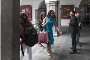 La directora de la Asociaci&oacute;n Silueta X, Diane Rodr&iacute;guez, a su arribo al Palacio de Carondelet. Foto: John Guevara / El Tel&eacute;grafo 
